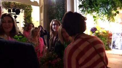 Meloni al salone di bellezza in verde Lega: "Salvini? Non dica che faccio interessi di partito"