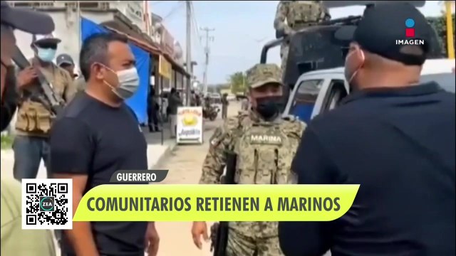 Policías comunitarios retienen a marinos en Marquelia, Guerrero