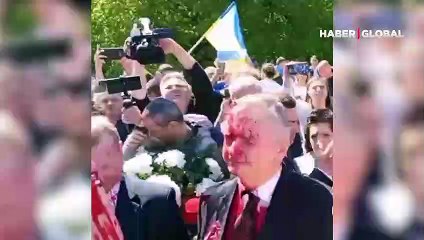 Rus Büyükelçisi Sergey Andreyev'e kırmızı boyalı saldırı düzenlendi