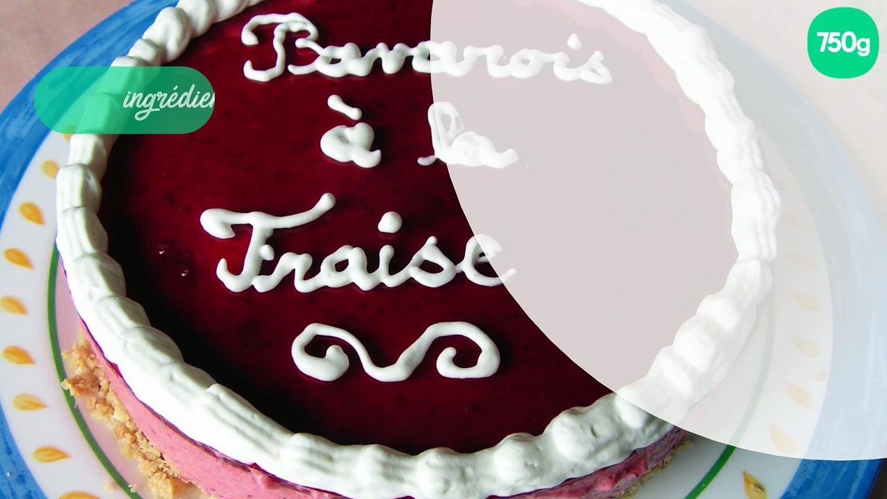 Bavarois aux fraises sur lit de biscuits à la cuillère