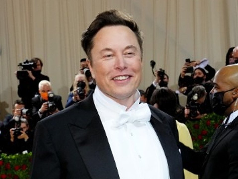 Elon Musk witzelt auf Twitter über vermeintliche Todesdrohung