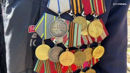 Veterano da II Guerra Mundial vê casa destruída pelos russos