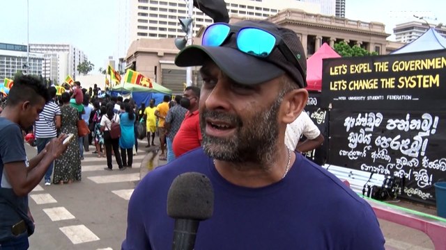 Премьер-министр Шри-Ланки объявил об отставке на фоне массовых беспорядков