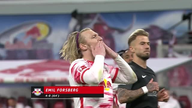 Leipzig score four to climb into UCL places