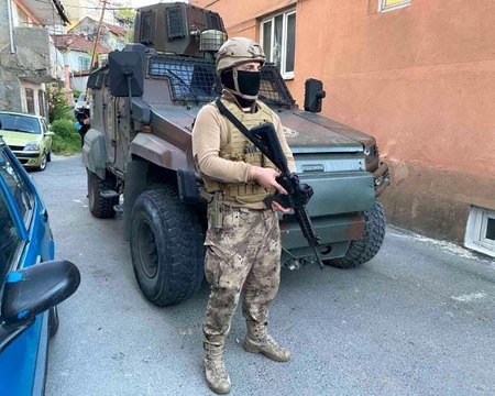 İstanbul Emniyet Müdürlüğü tarafından şafak vakti eş zamanlı uyuşturucu operasyonu