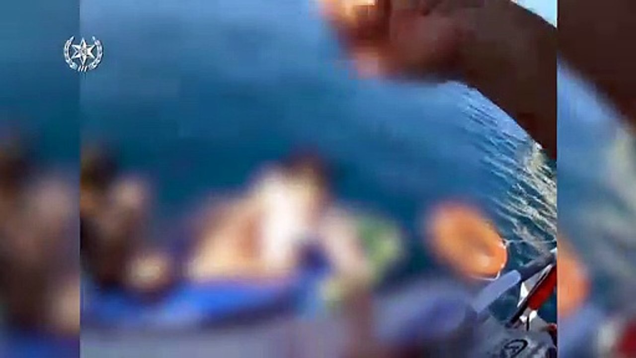 חילוץ 3 ילדים בלב ים