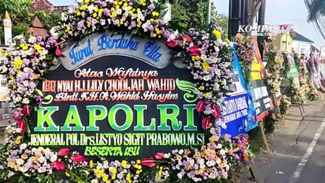 Mendiang Lily Wahid Dikenal Pribadi yang Hangat