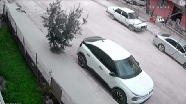 Teknik hırsızlar yakalandı: Doğalgaz topraklama çubuklarını çalan hırsız kardeşler kamerada