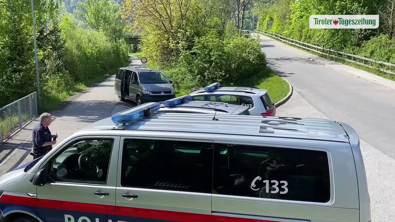 Fahndung nach bewaffnetem Raubüberfall auf Jenbacher Wettlokal