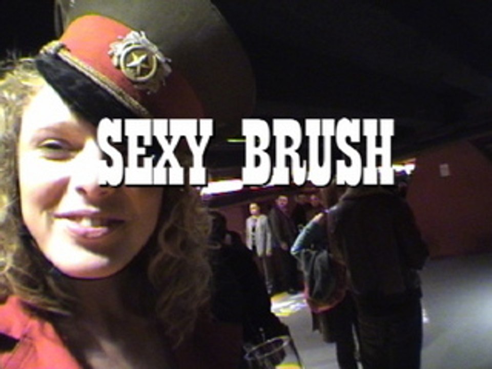 SEXY BRUSH 2