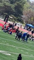 Cette jeune américaine gagne son 200 mètres après avoir perdu sa chaussure !