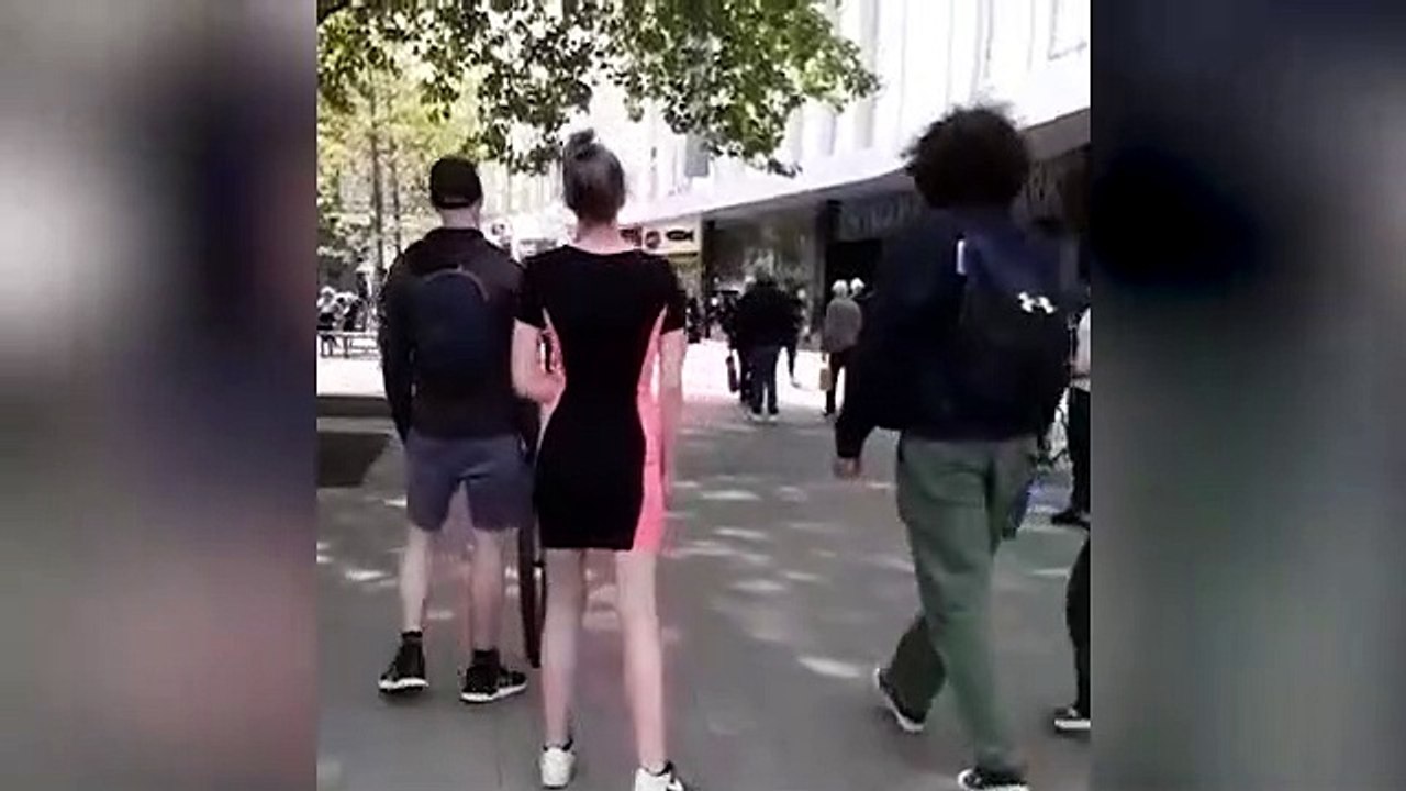 WATCHA VIDEO captures the moment a brawl broke out near the Primark in Portsmouth video