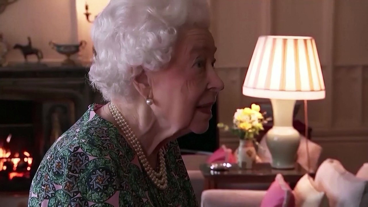 Queen Elizabeth pulls out of parliament opening because of 'mobility problems'