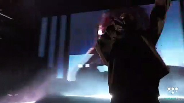 Kendrick Lamar chante son tube Humble en live