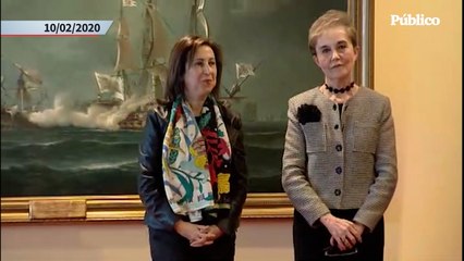 Скачать видео: Arropada por Margarita Robles: así prometió el cargo Paz Esteban, la recién cesada directora de CNI