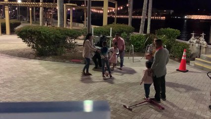 'Performance artist pretends to be a statue to pull a scare prank on kids  '