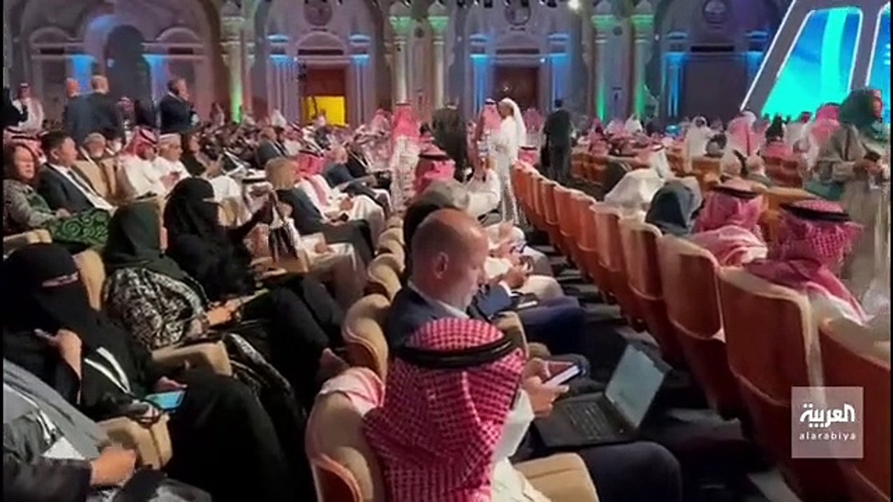 مدير عام هيئة الطيران المدني الإماراتي سيف السويدي لمراسل العربية مشاريع مذهلة لقطاع الطيران في السعودية ولدينا مشروع لسوق طيران مشترك بين الإمارا