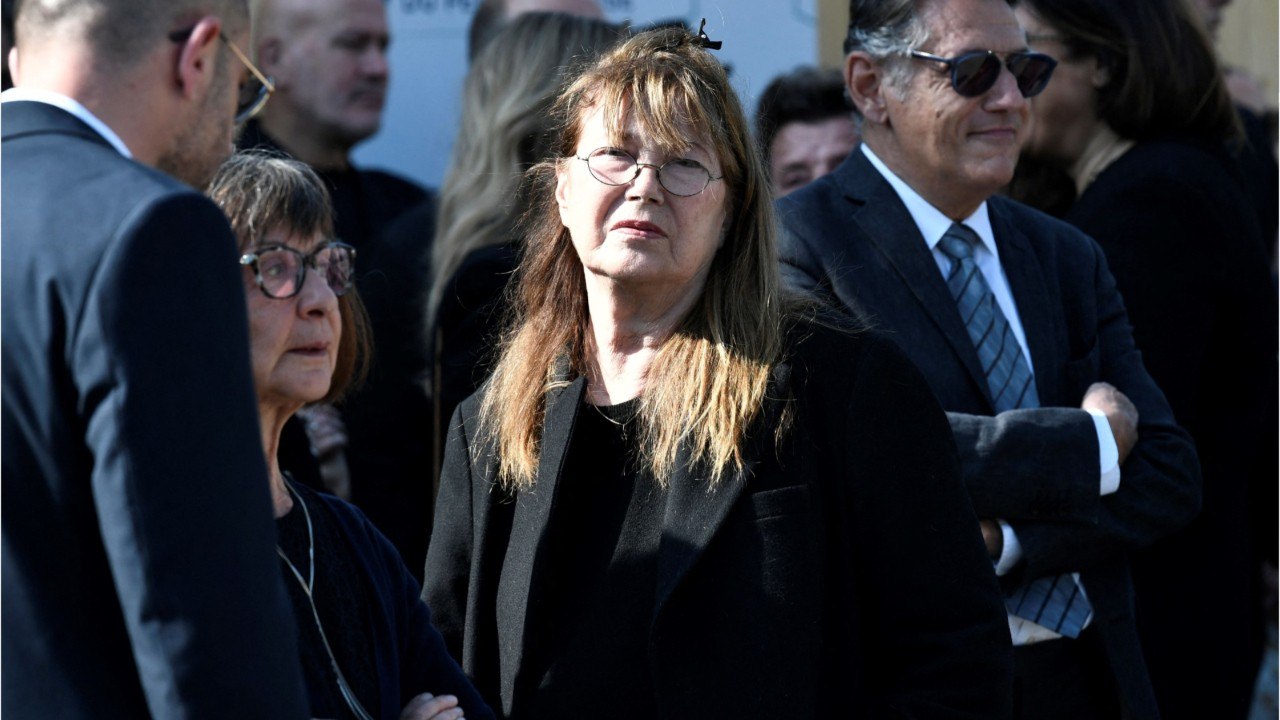 GALA VIDÉO - Jane Birkin face au Covid-19 : la chanteuse contrainte d’annuler un concert à Bordeaux