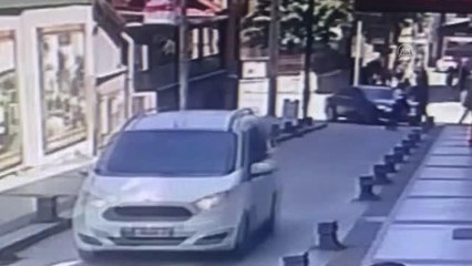 Son Dakika | İki kişi arasındaki makaslı kavga güvenlik kamerasına yansıdı