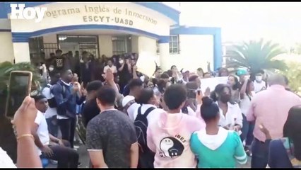 Estudiantes de Inglés por Inmersión en el limbo por paro de maestros