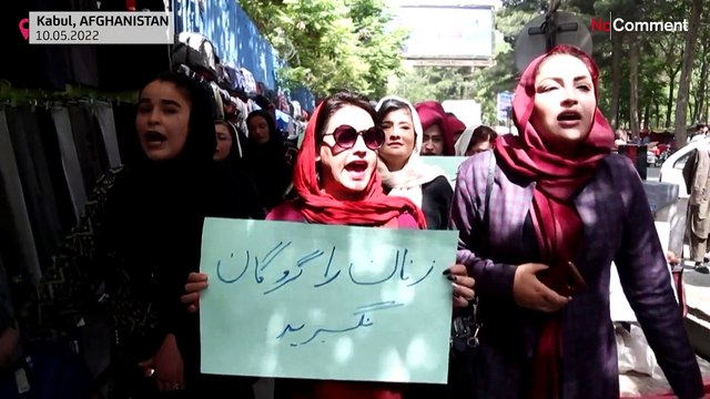 Афганские женщины протестуют против обязательной бурки