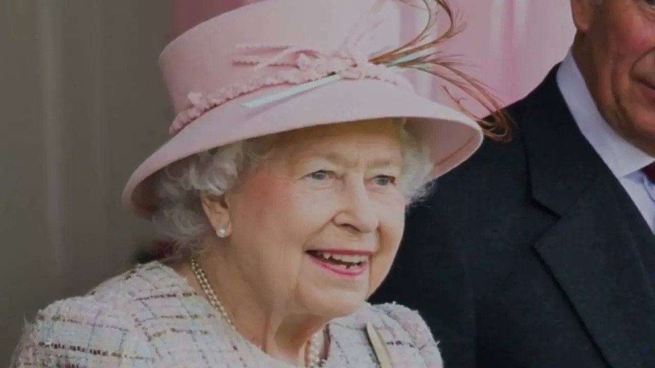 Queen takes 'hugely significant' step as monarch ushers in new era with Charles at helm