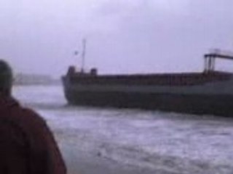 cargo échoué - les Sables d'Olonne