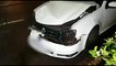 Forte colisão entre Ford Ranger e Volkswagen Golf deixa frente de veículo destruída