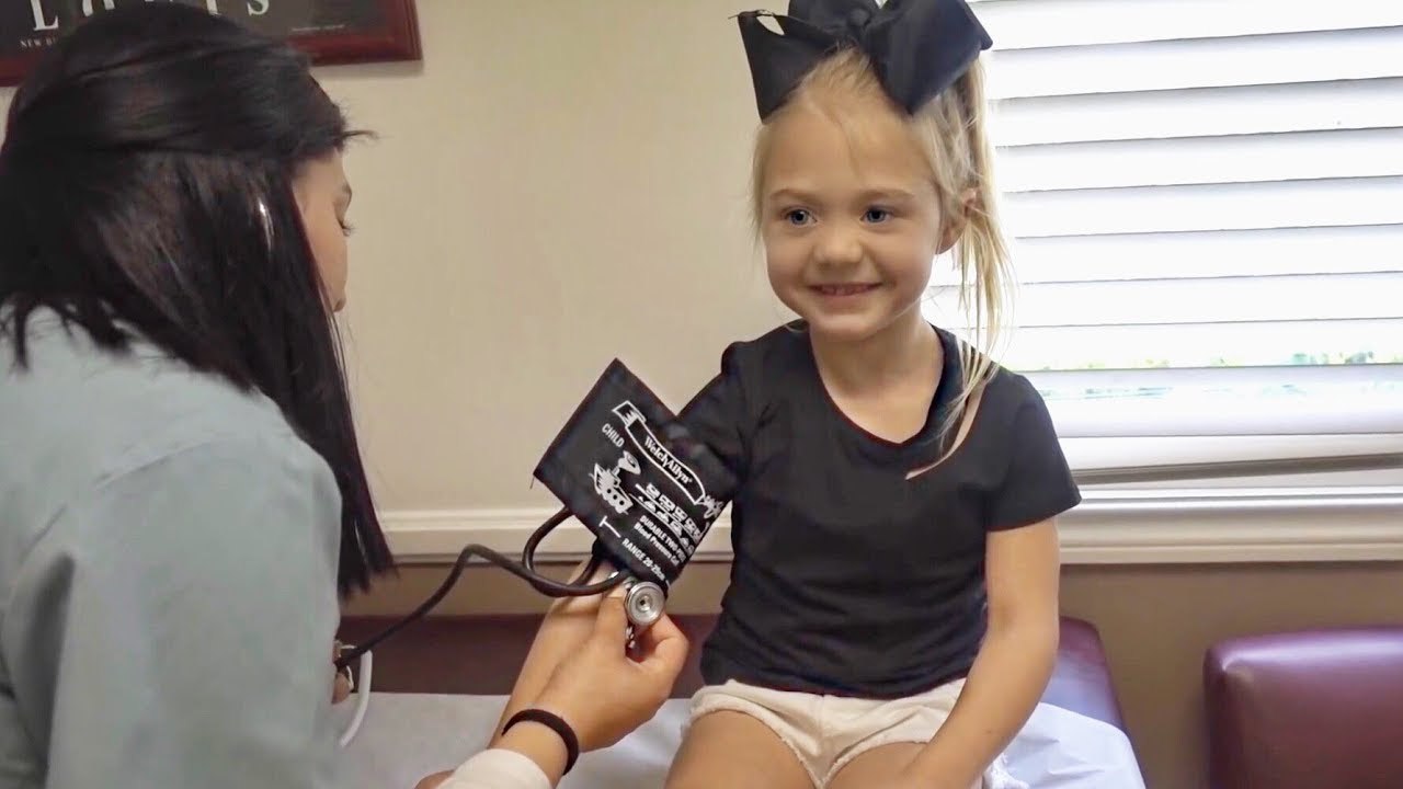 Everleigh gets a check up