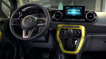The new Mercedes-Benz T 180 d Interior Design in Limonite yellow