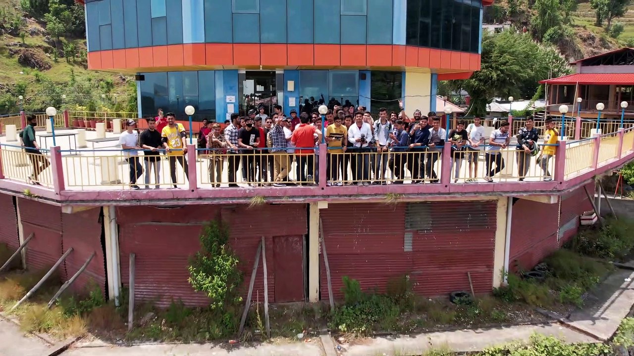 School mein Baccho Ne Pakad Liya