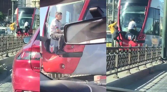 Çocukların tramvay arkasındaki tehlikeli yolculuğu kamerada