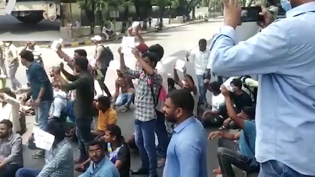 Telangana: Constable Aspirants ధర్నా TRS Govt | Telugu Oneindia