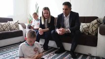 Menderes Belediye Başkanı Kayalar'dan Minik Engin'e Duygulandıran Ziyaret