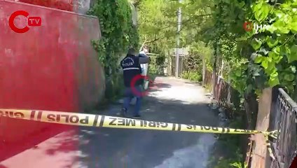 Kardeşini 7 yerinden bıçakladı: Salonda otururken yakalandı