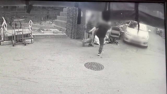 행인 살해하고 달아나다가 또 폭행 저지른 40대 체포 / YTN