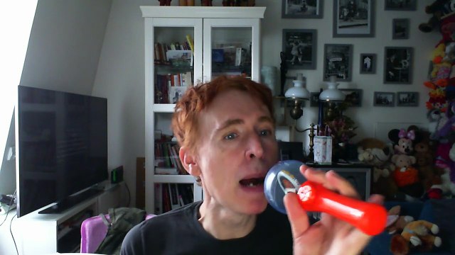 Wiwi égratigne Papa dis moi