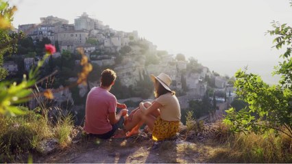 Départ 18:25 : une aide de 300 euros pour aider les 18-25 ans à partir en vacances