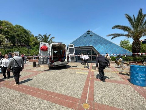 Bursa AVM yangını (VİDEOLU) SON DAKİKA Bursa'da hangi AVM'de yangın çıktı? Bursa'da nerede yangın oldu, ölü veya yaralı var mı?