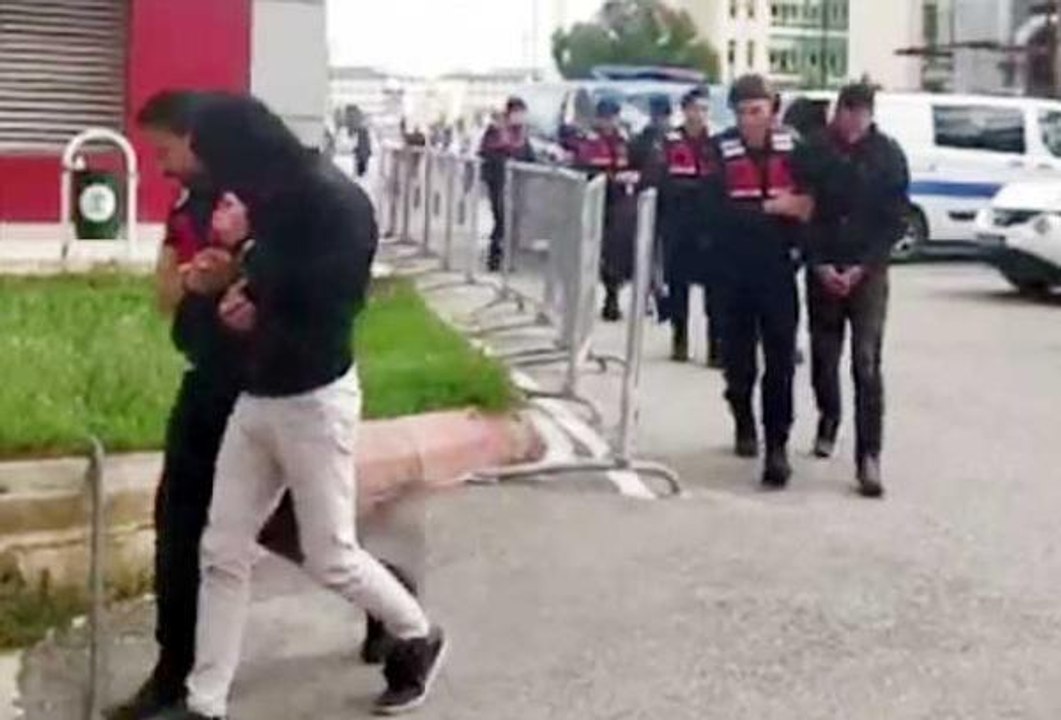 ÇALDIKLARI KARTLARLA 1 MİLYON LİRALIK ALIŞVERİŞ YAPTILAR