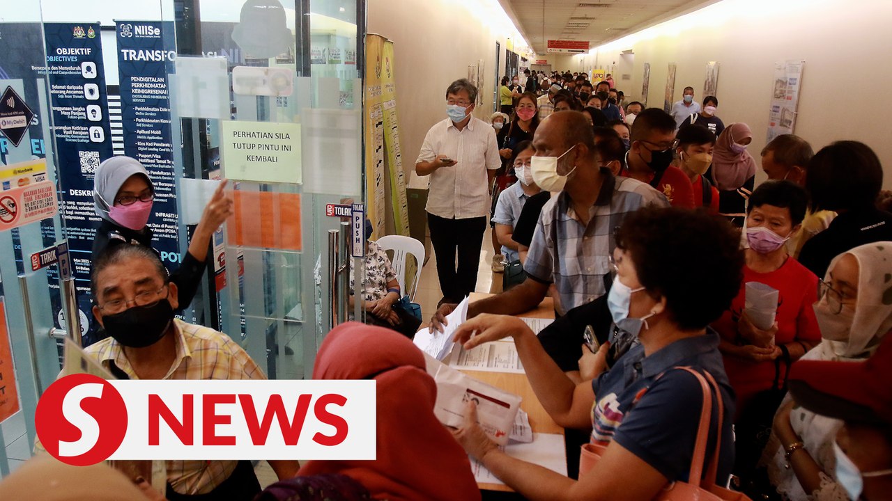 Ipoh UTC overcrowded with passport applicants