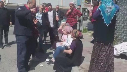 Kartal'da kontrolden çıkan otomobil kaldırımdaki 4 kişiye çarptı