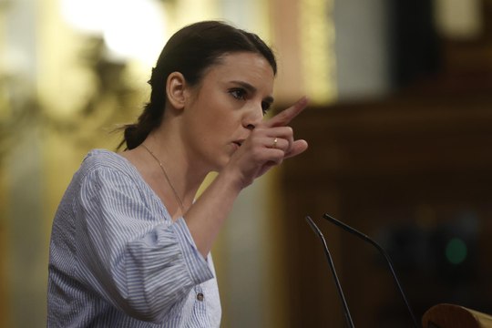 El repaso de Irene Montero a Macarena Olona (Vox) sobre la violencia machista