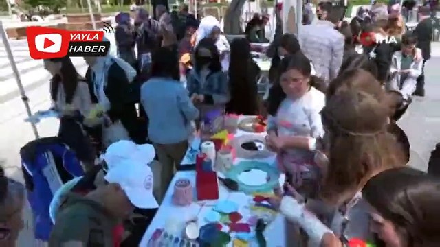 Özel bireylerin el emeği göz nuru eserleri görücüye çıktı