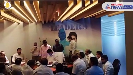 మంత్రి పేర్ని నానితో సినిమా ఎగ్జిబిటర్లు, డిస్ట్రిబ్యూటర్లు భేటీ...