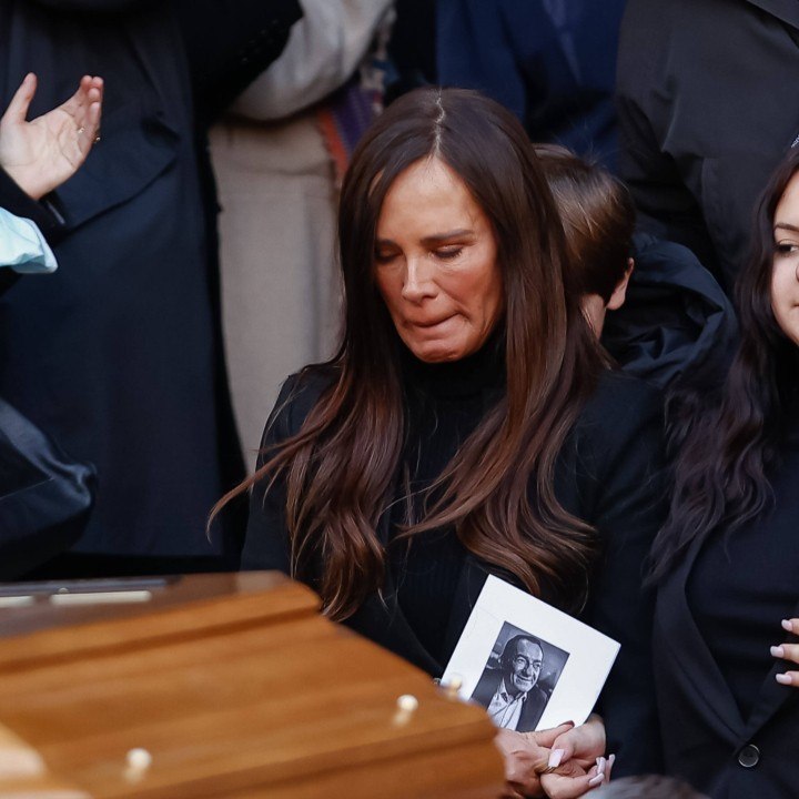 VOICI SOCIAL "Elle pleure énormément" : Nathalie Marquay répond aux attaques contre Lou après la mort de Jean-Pierre Pernaut