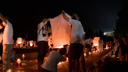 البوذيون في اندونيسيا يحتفلون بيوم "فيساك" بعد توقف لعامين جراء الجائحة