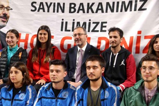 Bakan Kasapoğlu: 20 yıldır Türkiye'yi bir spor ülkesi kılmak adına büyük emekler verdik