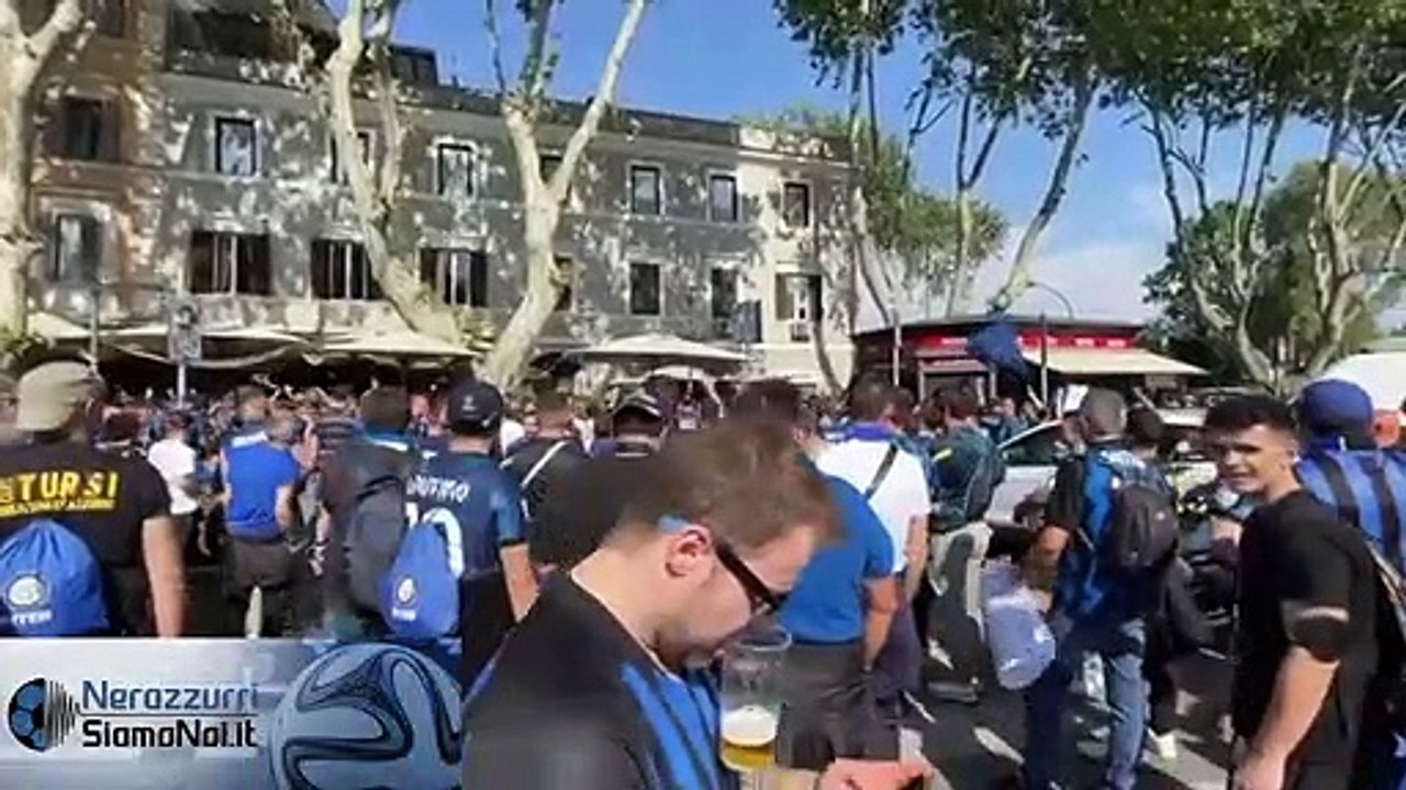 I tifosi dell'Inter a Roma a poche ora dal fischio d'inizio della finale di Coppa Italia contro la Juventus