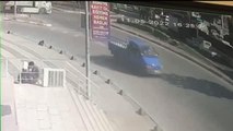 Sultanbeyli'de şüpheli araç kovalayan motosikletli polis ekibi tıra çarptı